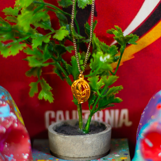 Vintage Gold-Plated Leaf Pendant Necklace