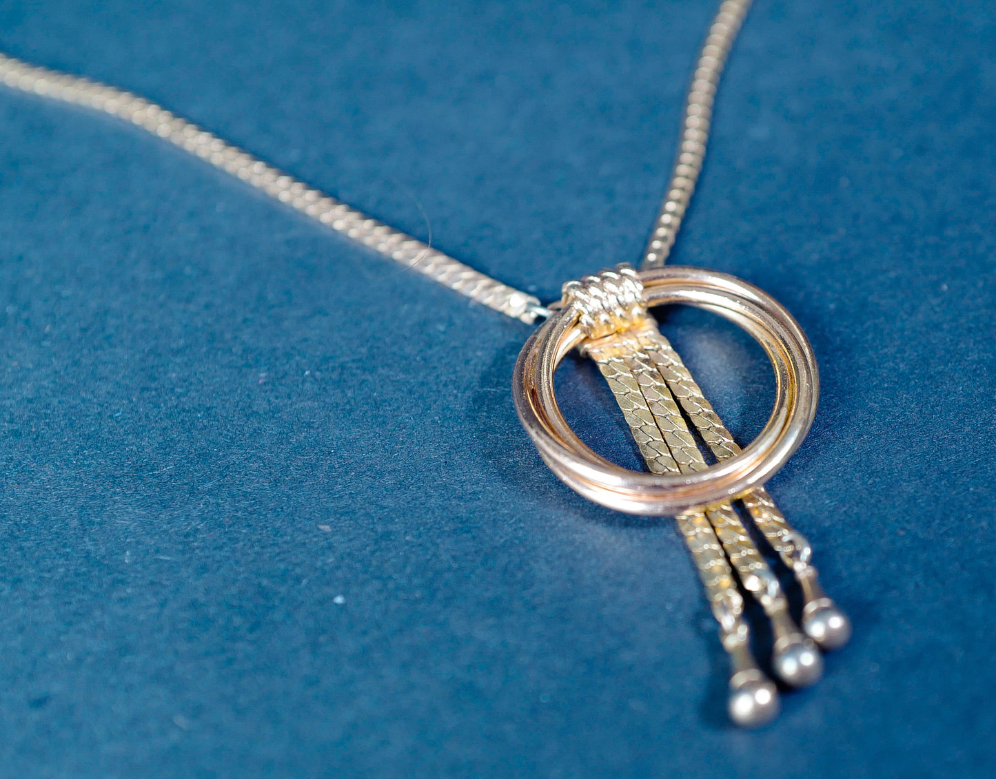 Vintage King's Circle Pendant Necklace