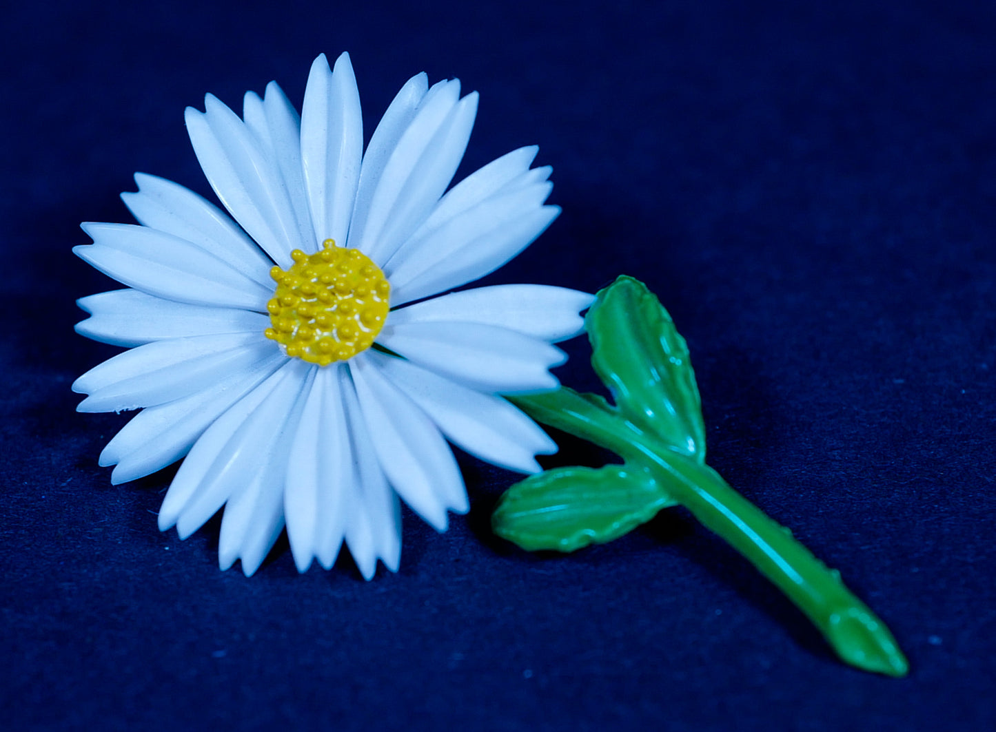 Vintage Daisy Brooch